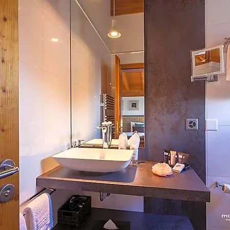 מלון Suitenhotel Zurbriggen