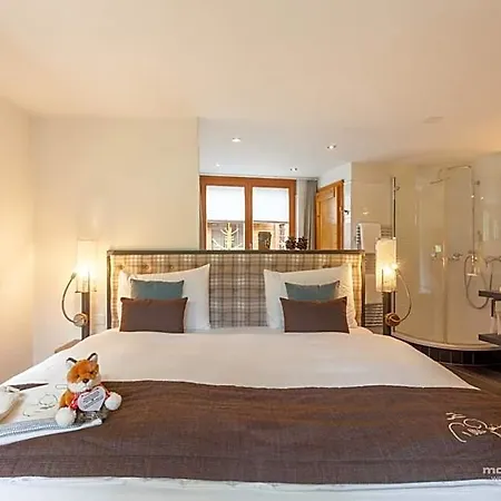 מלון Suitenhotel Zurbriggen 4*