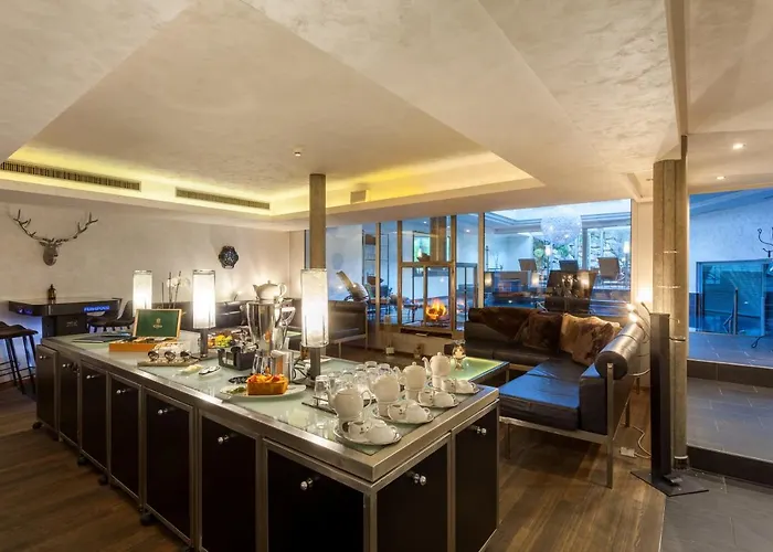 Suitenhotel Zurbriggen Отель 4*